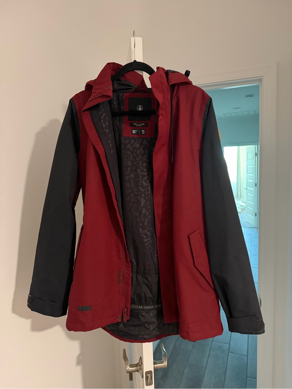 Volcom Women's Red and Black Ski Jacket with Hood